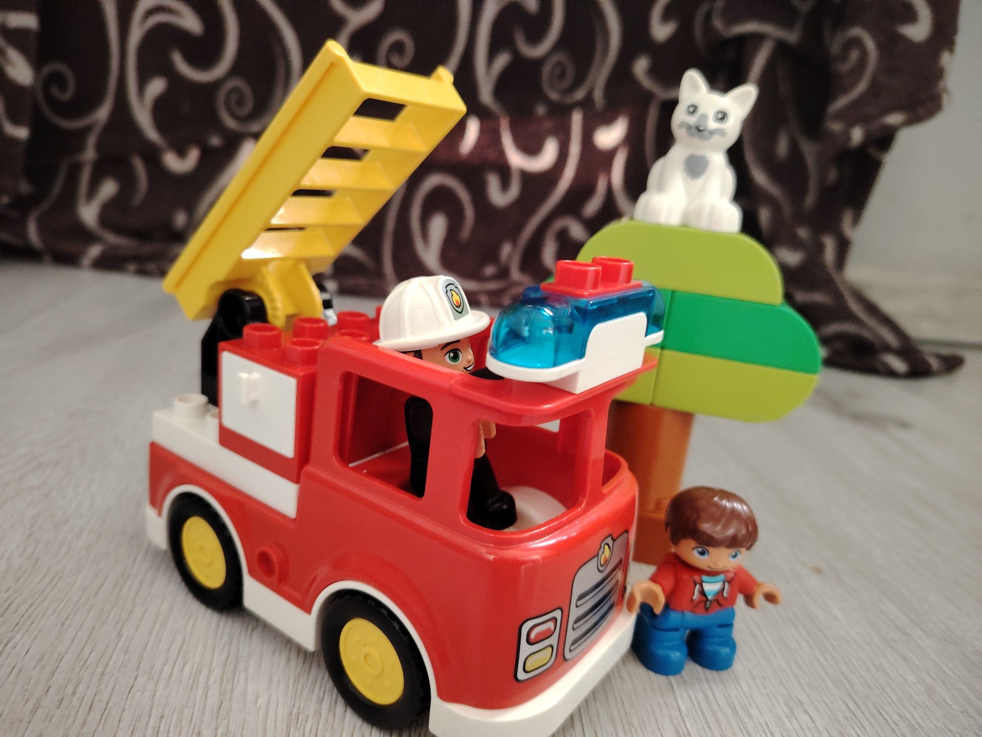 Lego duplo wóz strażacki