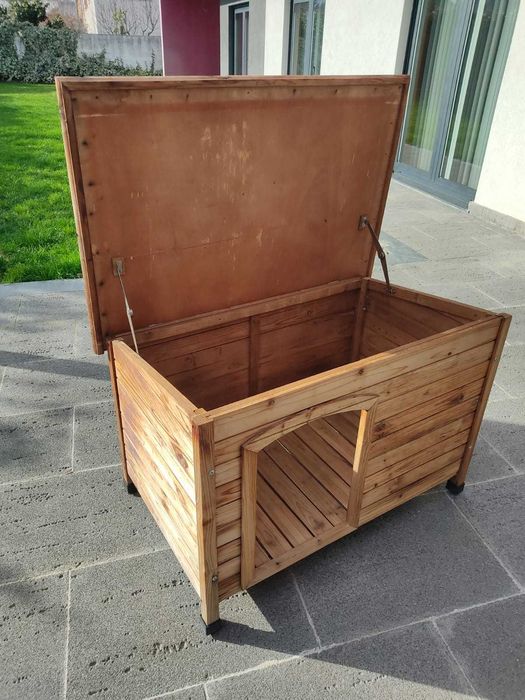 Casota de cão, em madeira