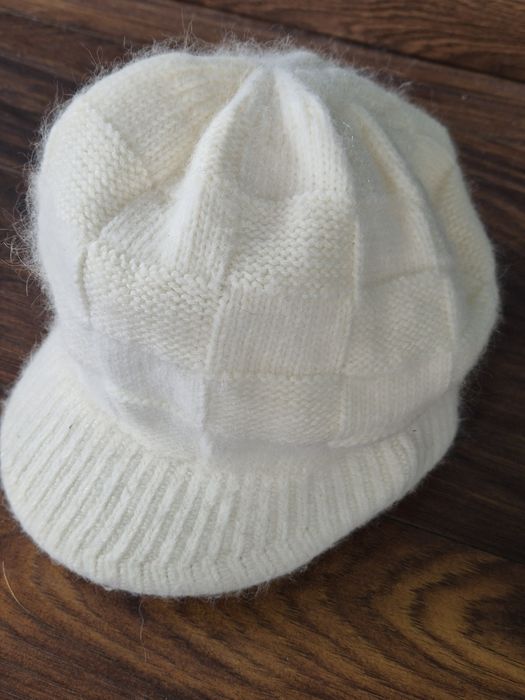 Kaszkiet,  beret , daszkiem, czapka z daszkiem
