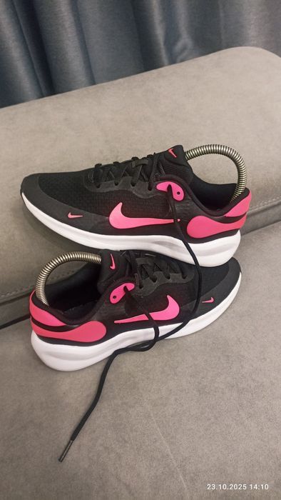 Кросівки Nike Revolution 7