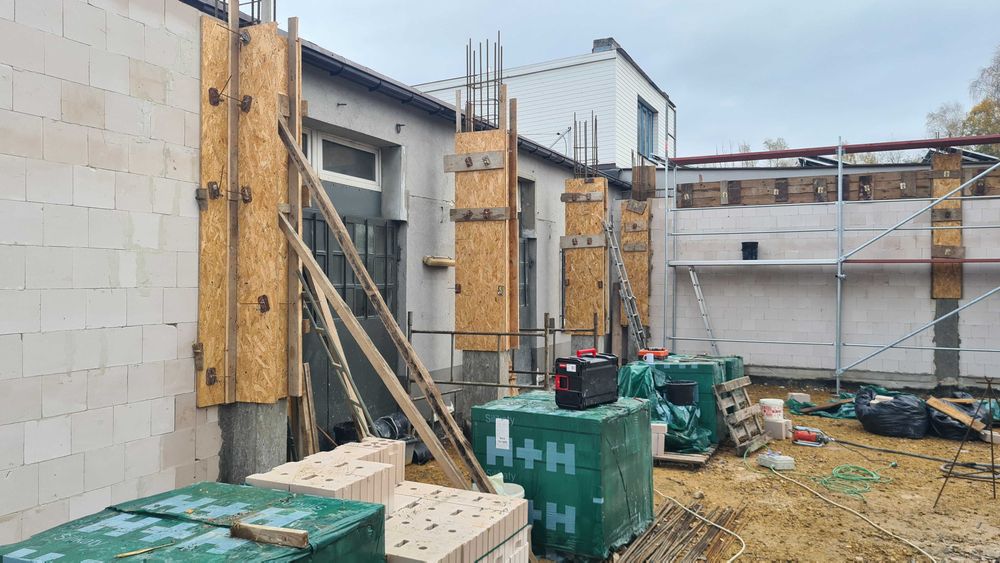 Profesjonalne roboty/ budowa domu/ płyta fundamentowa/ więźba/ remont