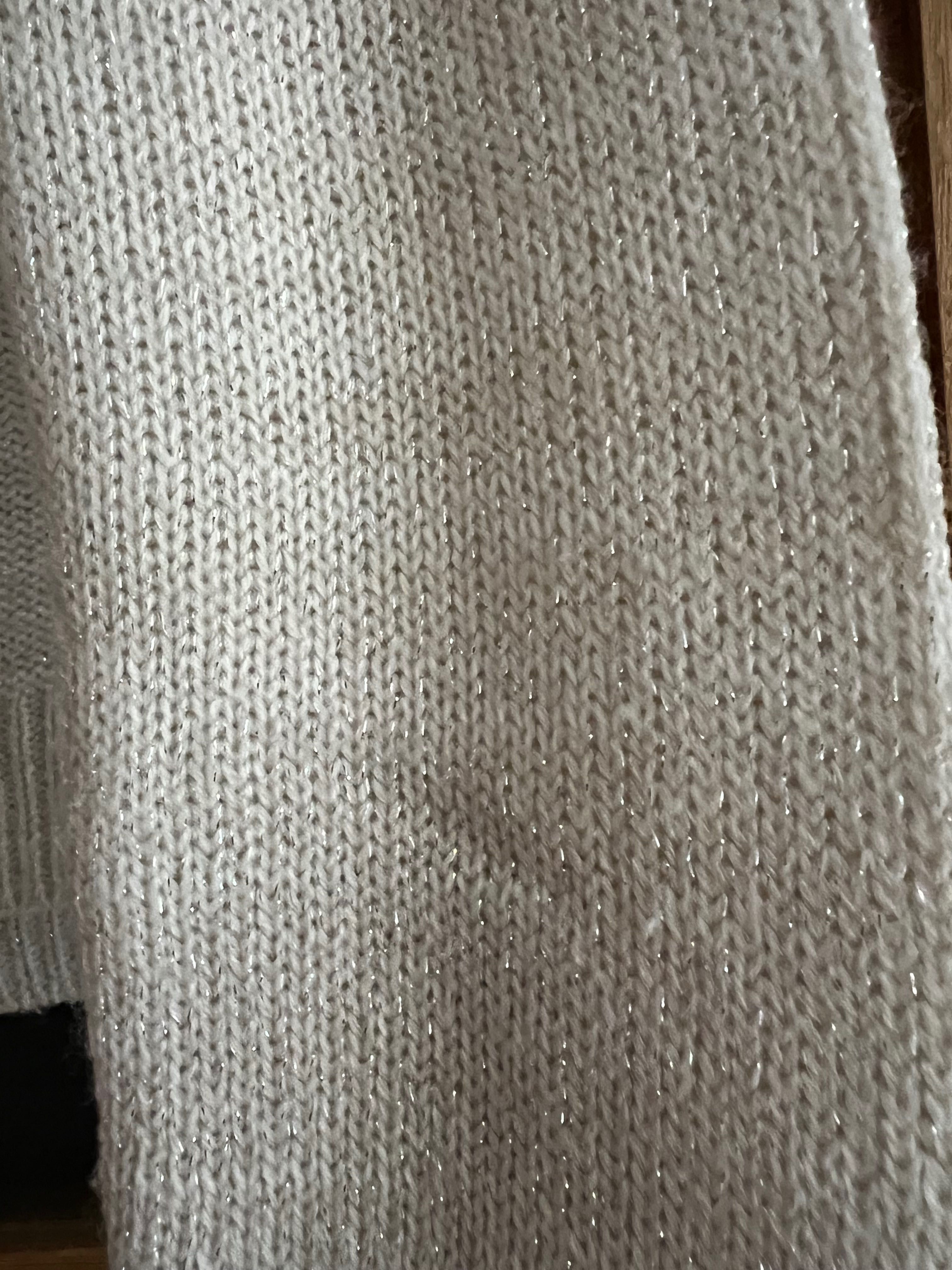 Sweter biały ze srebrną nicią Xs
