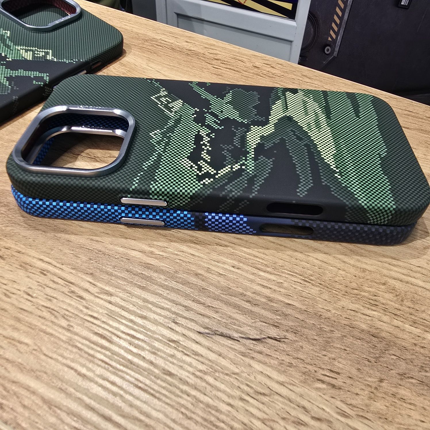 Чохли на iPhone 16 Pro Max як Pitaka