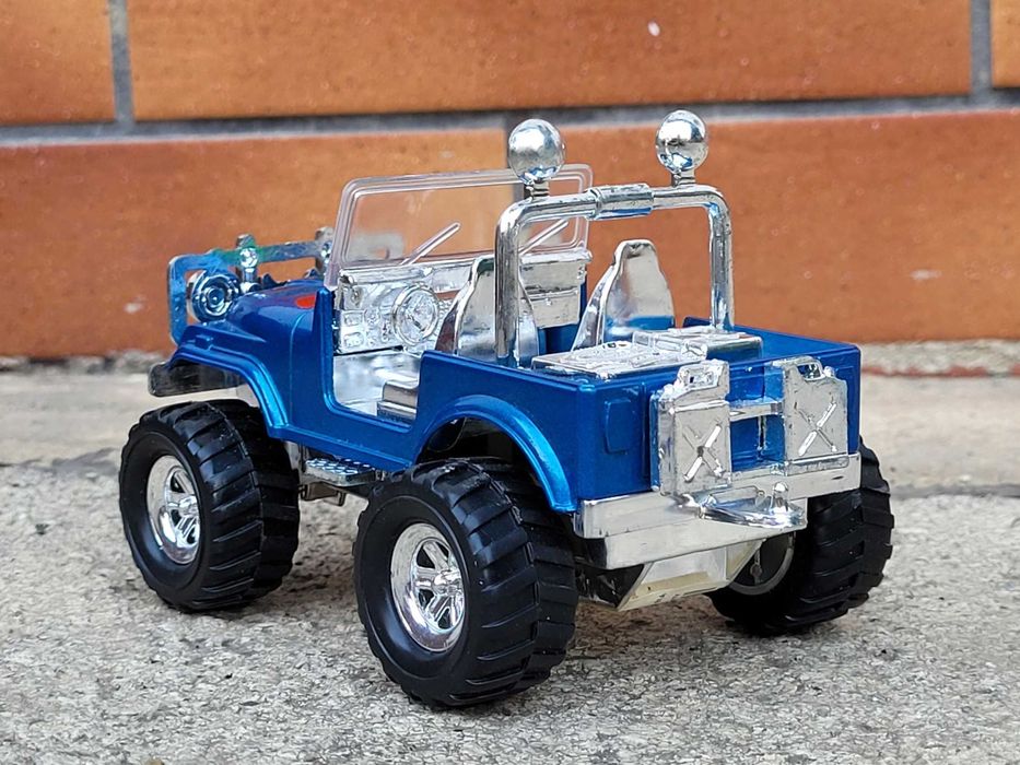 Kolekcja modeli Amerykański Pickup Jeep Wrangler  1:21 1:34