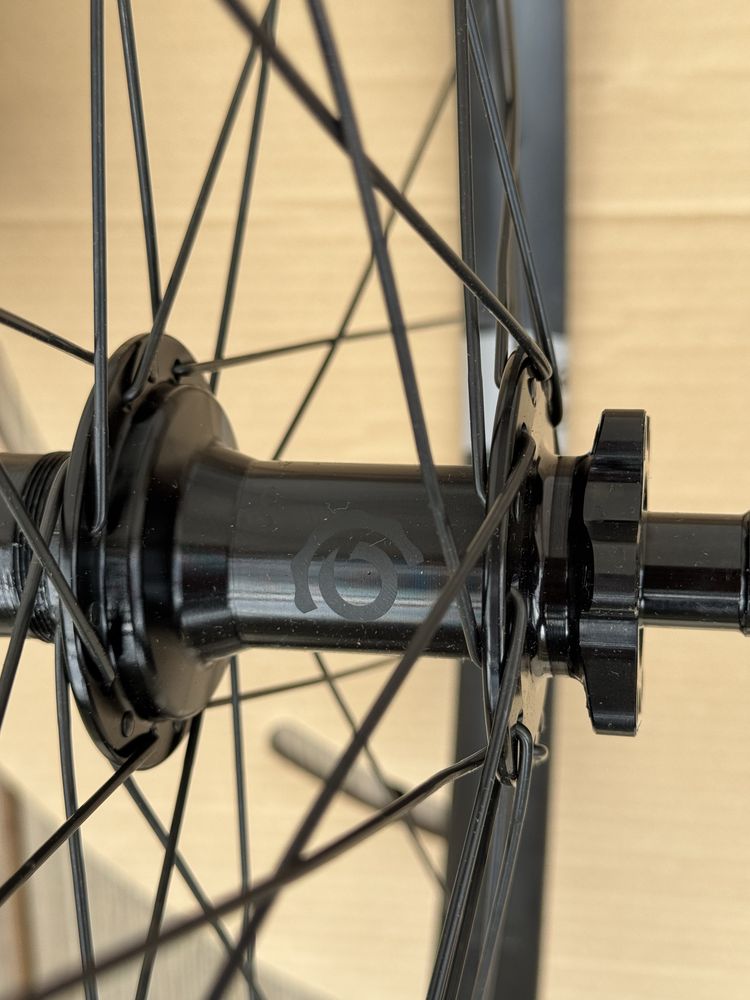 Koła MULLET DH i9 1/1 Crank Brothers DH SYNTHESIS ALLOY
