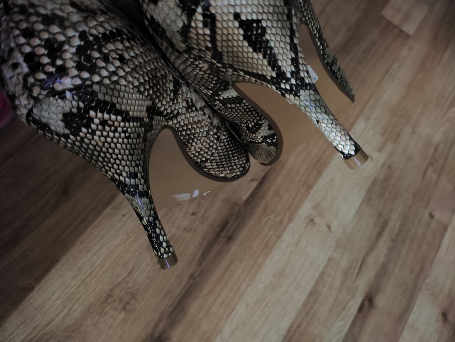 Nowe buty szpilki r.41