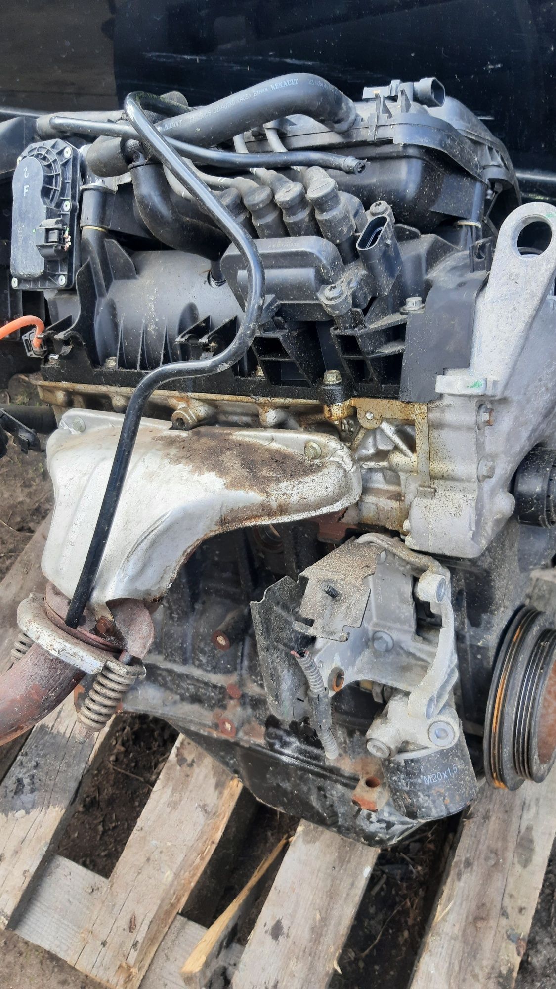 Silnik dacia sandero logan 1.2 d4f f732 d4f732 103tyś