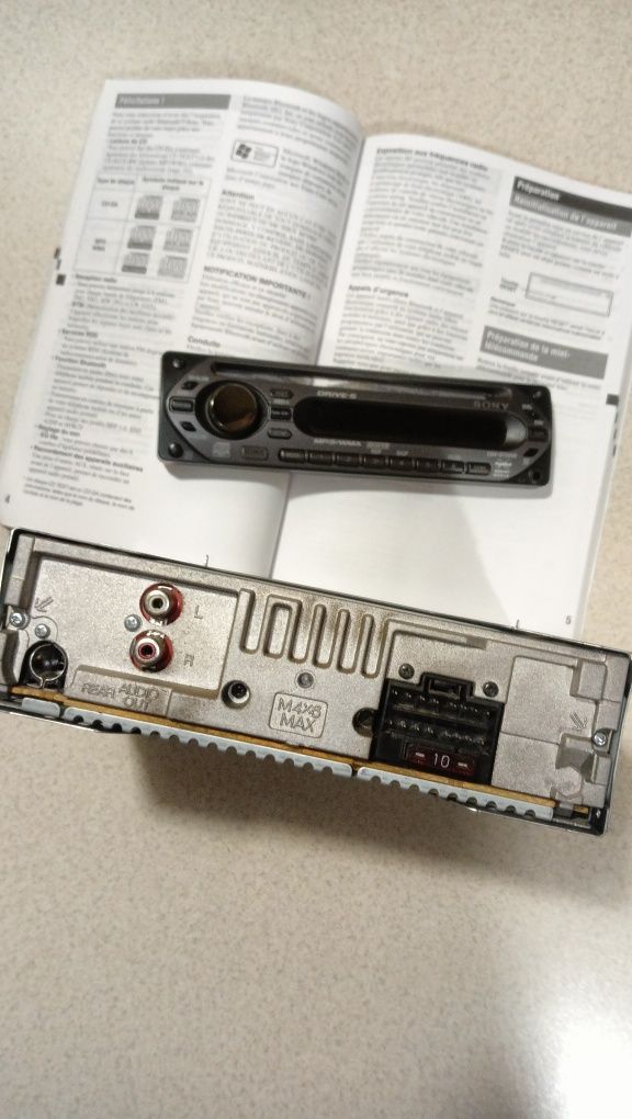 Автомобильный CD ресивер Sony CDX- GT200E