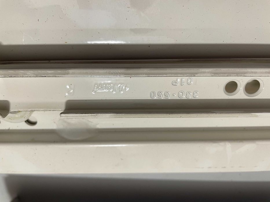 Prowadnice  do szuflad rolkowa starego typu Blum 550mm