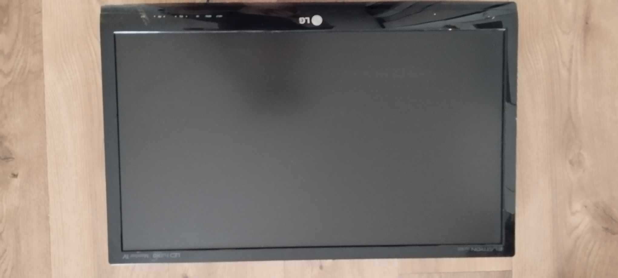 Monitor/TV 27 cali FULLHD z dużą ilością wejść na kable