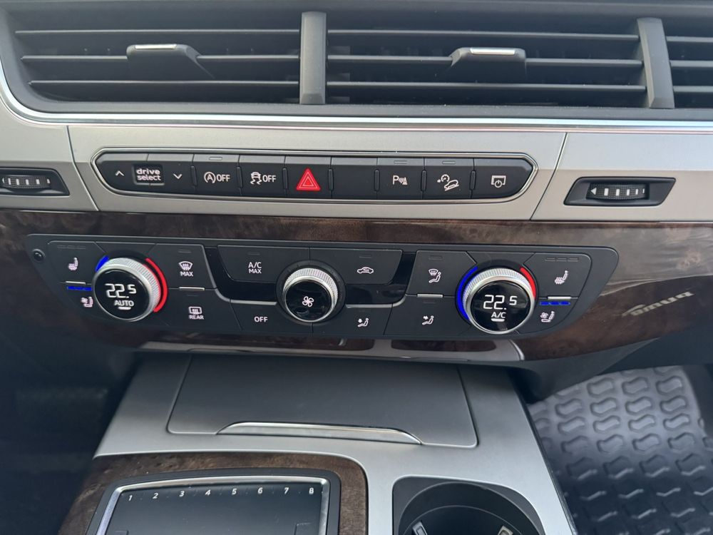 Автомобіль AUDI Q7 2.0 2017