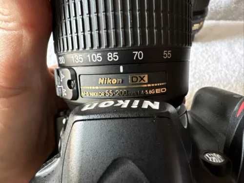 lustrzanka Nikon D3200 o rozdzielczości 24,2 MP z dwoma obiektywami
