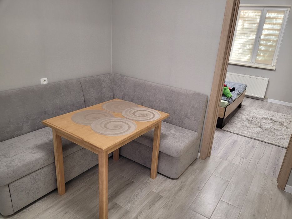 Продам укомплектованную квартиру в центре Нерубайского!