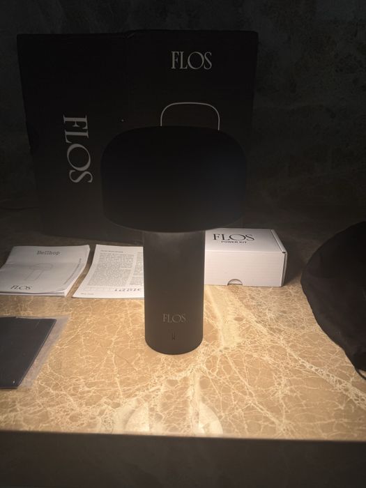 Bellhop Flos - preto mate