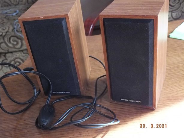 multimedia stereo speakers