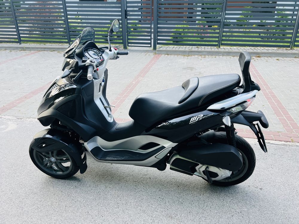 Piaggio MP3 300 cm3 NA B kategorie 2015 rok!  URBAN faktura !