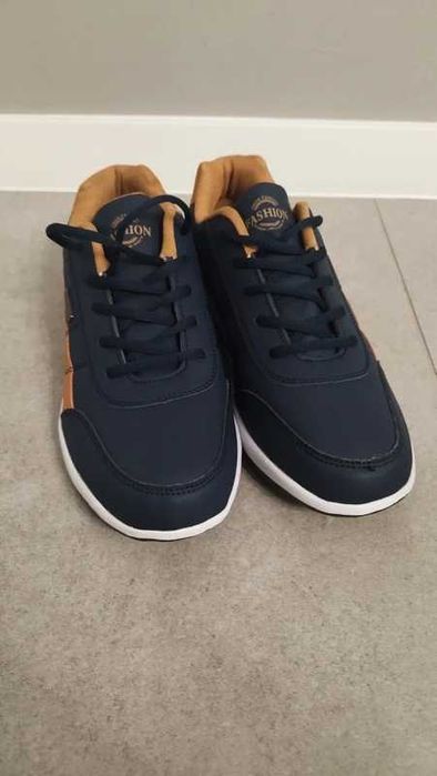 Granatowo Beżowe buty sportowe Fashion 44 28,5 cm