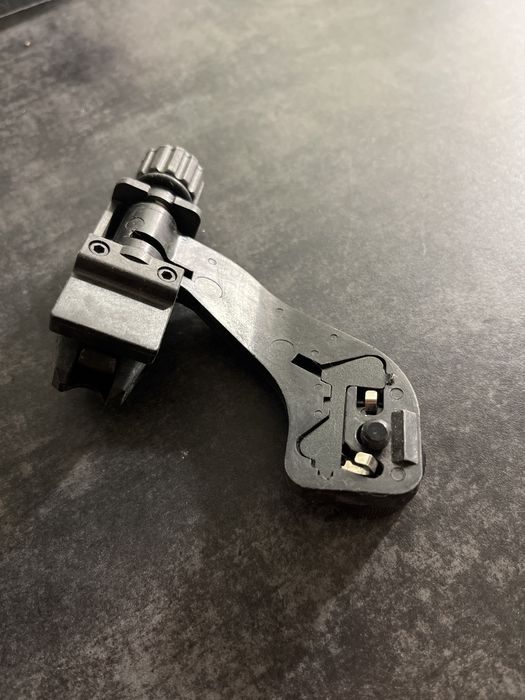 Адаптер для кріплення монокуляра нічного бачення PVS-14 до шолома