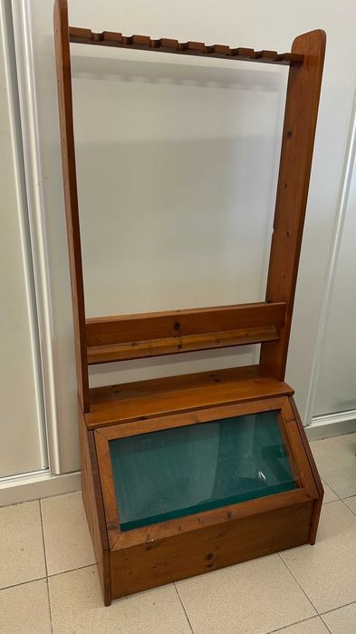 suporte em madeira para canas de pesca