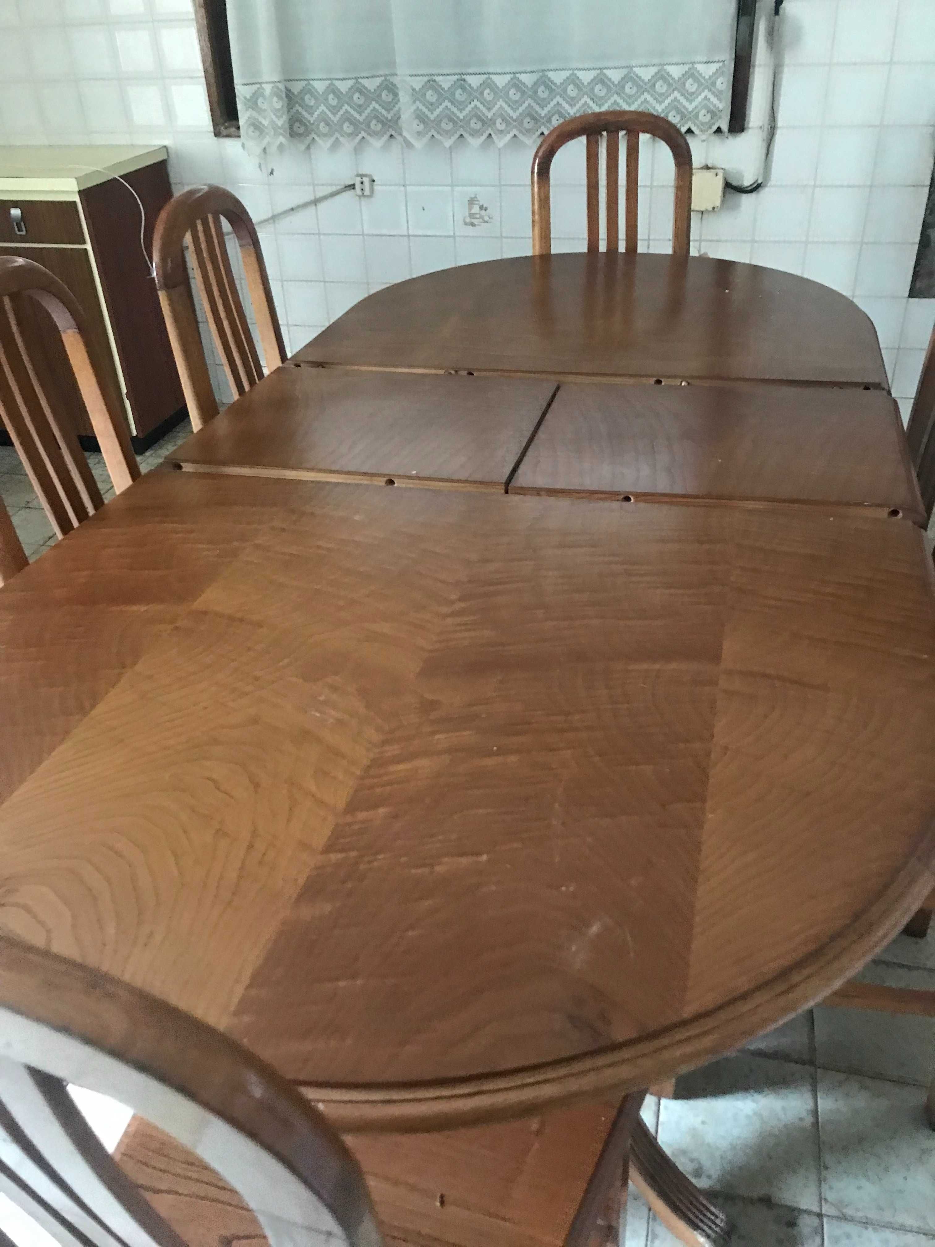 Mesa de jantar extensível e 6 cadeiras