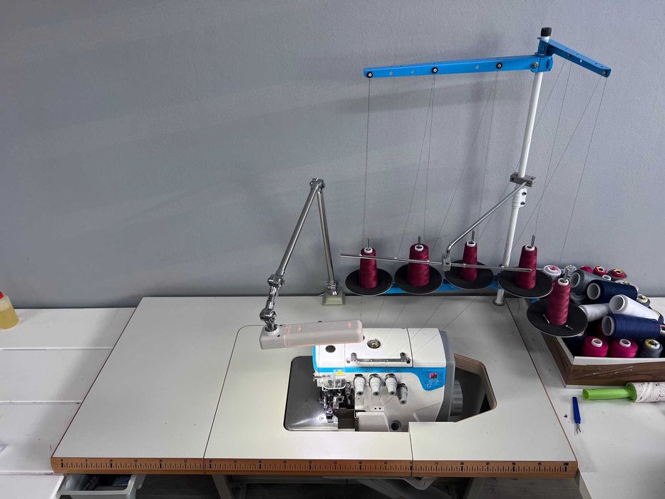 Owerlock JACK E4 5-nitkowy – stan jak nowy FAKTURA VAT