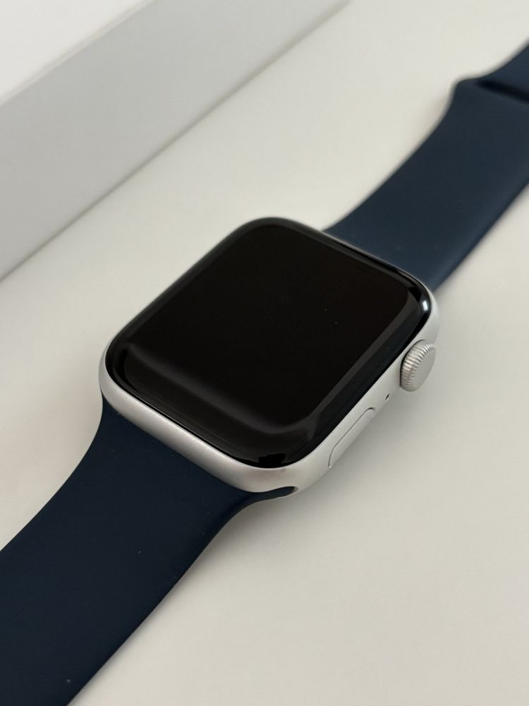 Apple Watch SE 44mm