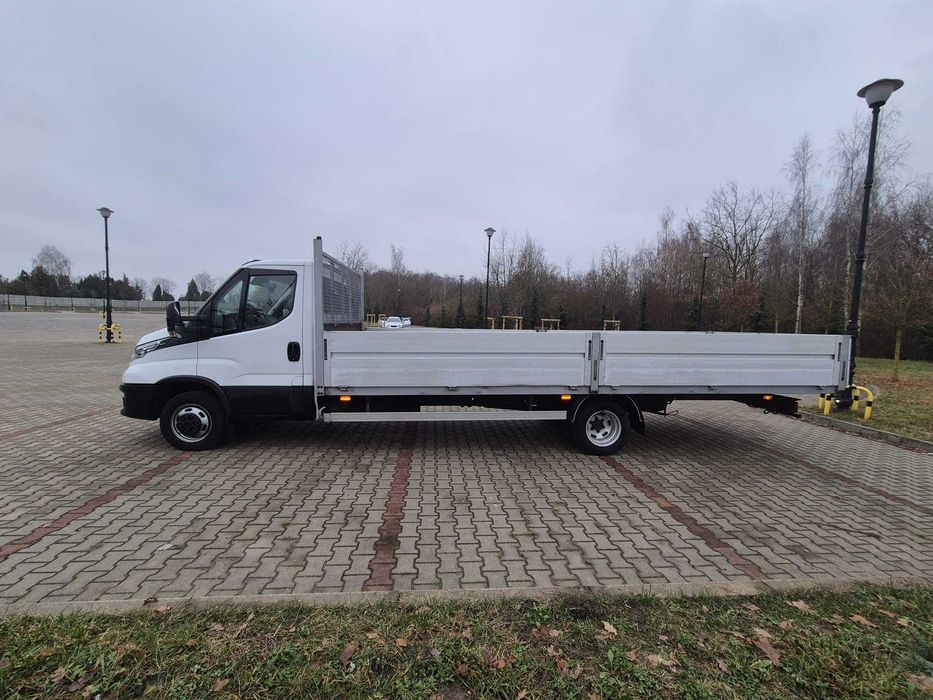 Wynajem samochodu dostawczego IVECO DAILY