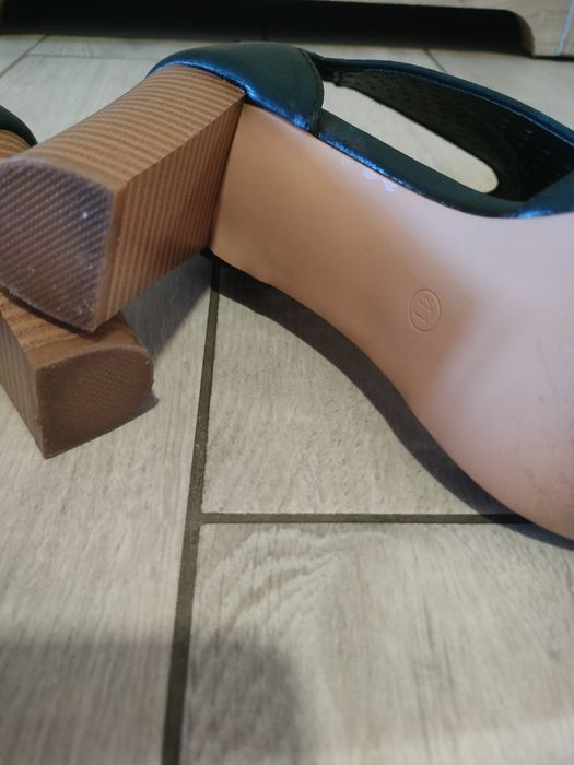 Buty na obcasie 41(27)