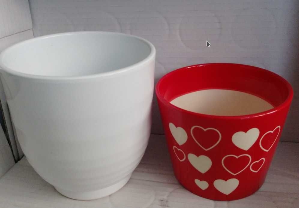 Oslonki ceramiczne na doniczk 2 szktuki (biala i czerwona)