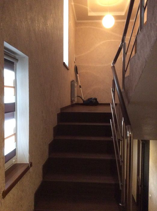 Продам 2 єт. дом 350 кв.м. в г.Вішгороде,микрорайон Дедовица