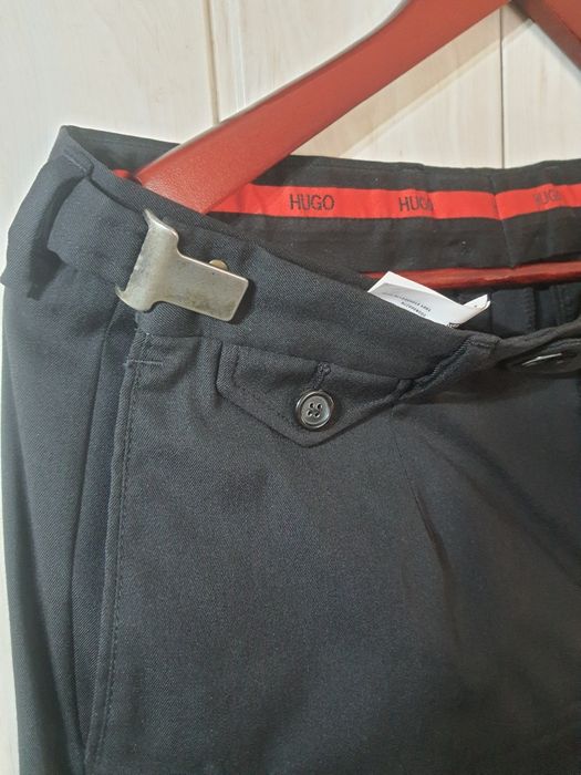 Брюки  Hugo Boss.