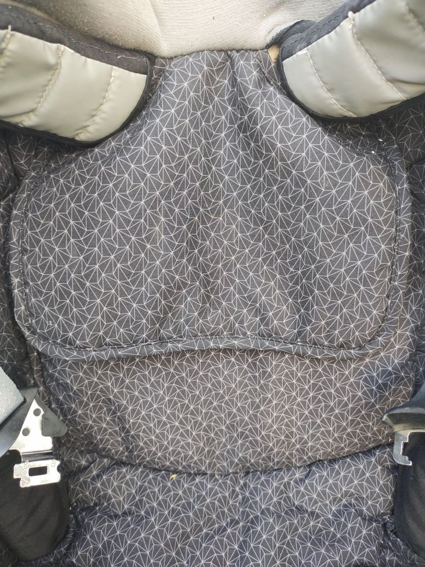 Maxi Cosi Tobi 9-18кг дитяче автокрісло в д.доброму стані