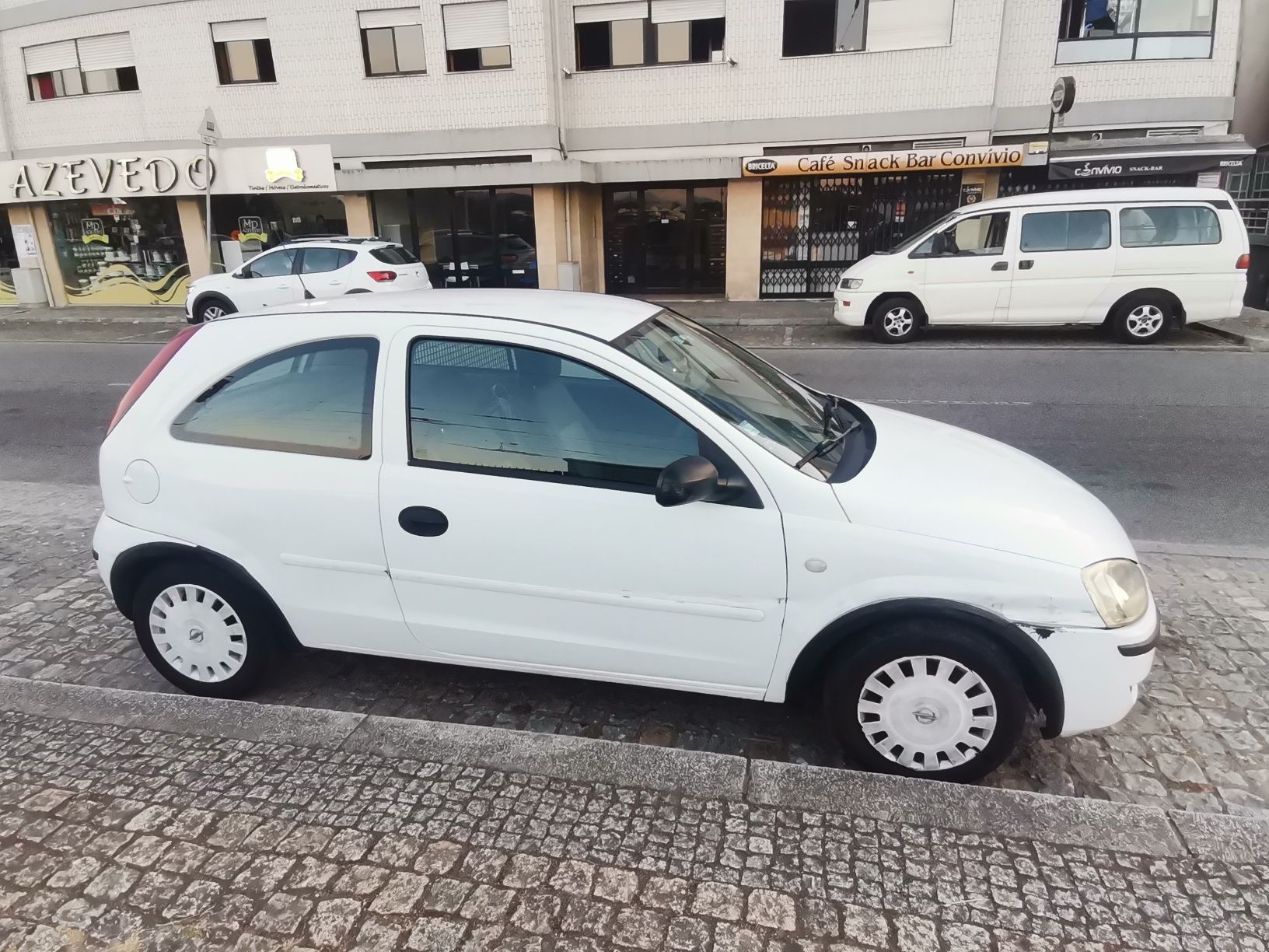 Vendo Opel Corsa-C Van 
Carro comercial 
Direi mais informações por me