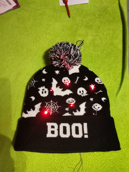 Czapka czarno biała