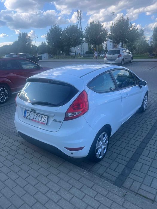 Ford Fiesta 1.25 benzyna LPG 2009 r. Przegląd i ubezpieczenie do 09.26