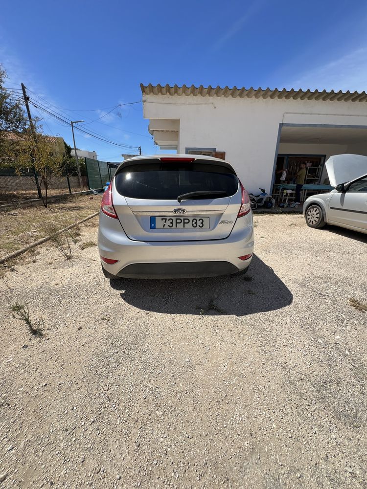 Ford fiesta titanium