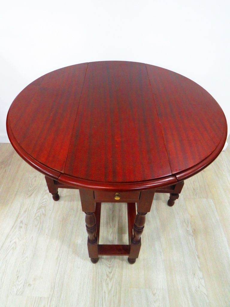 Mesa de abrir com duas abas.