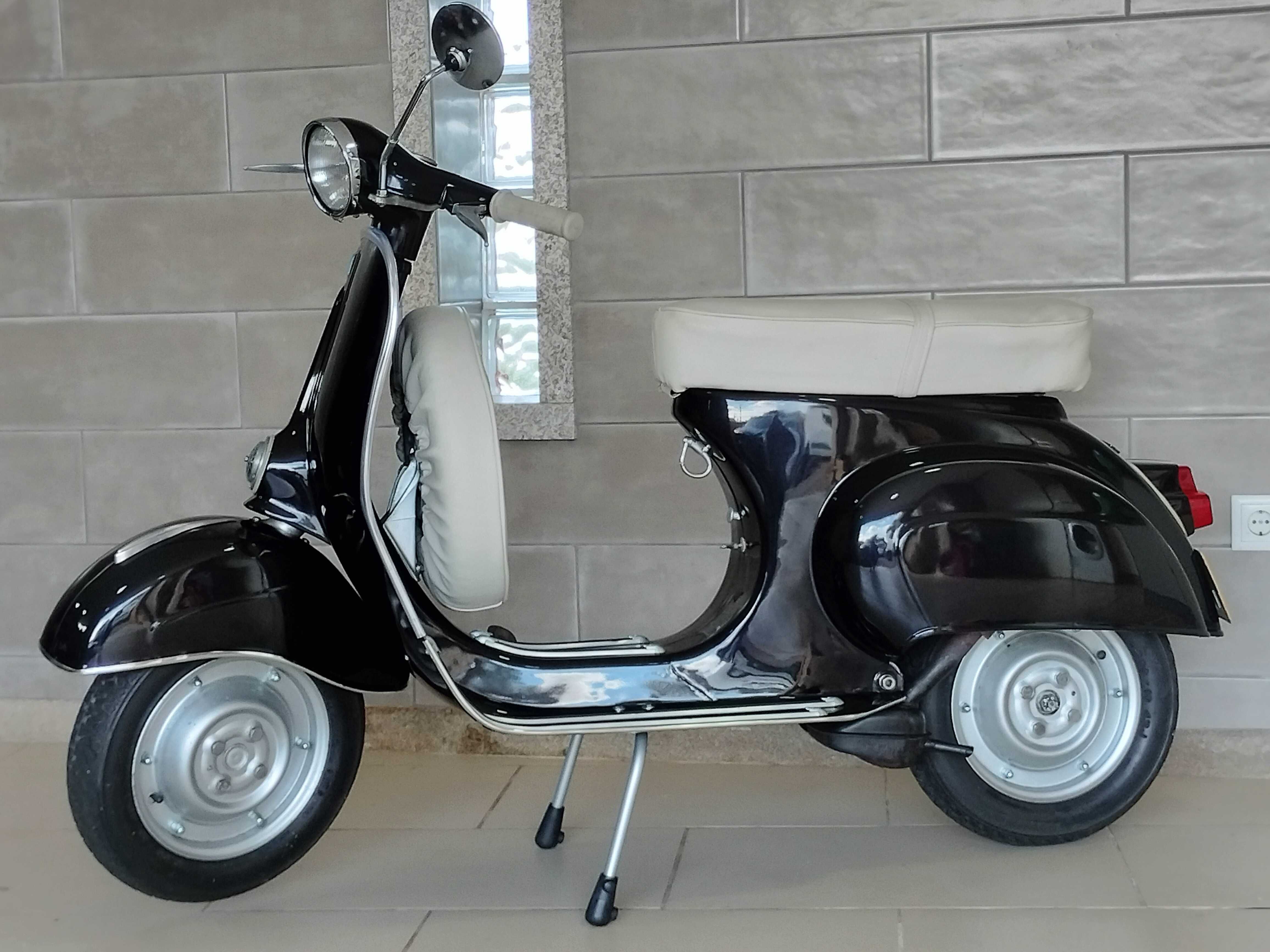 Vespa 50s tampa pequena