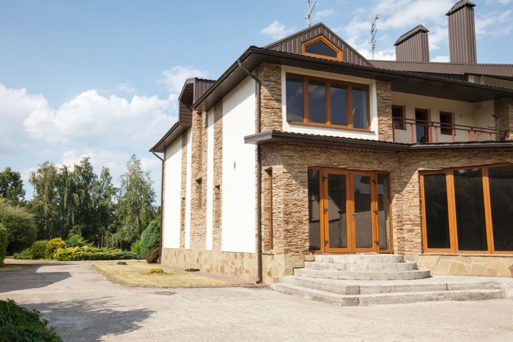 Продам двоповерховий будинок в престижному районі Новоселівки, 300 м²