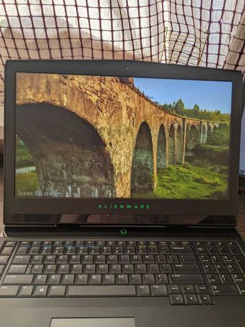 Настоящий игровой ноутбук Alienware 17 R4 - GTX 1070, i7