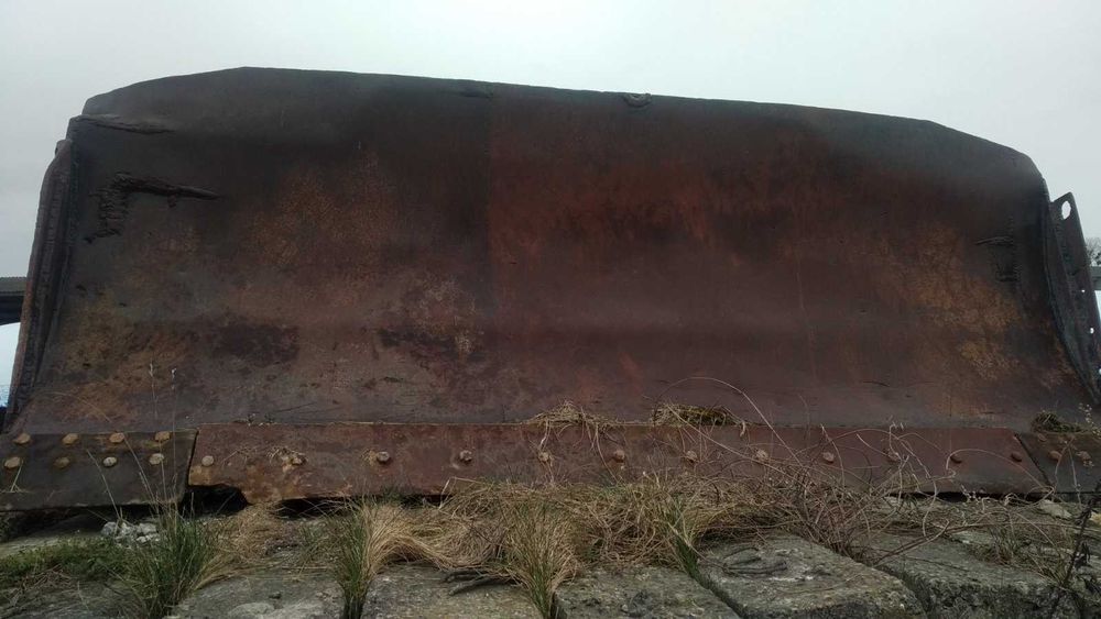 Відвал до трактора Т-130