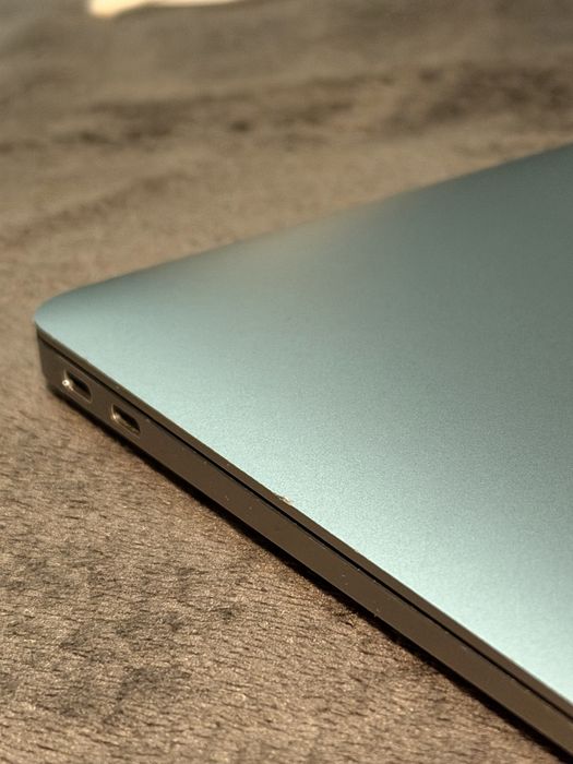 Макбук Air 13,3" 2020 (Intel Core i3, 8gb, 256gb SSD)