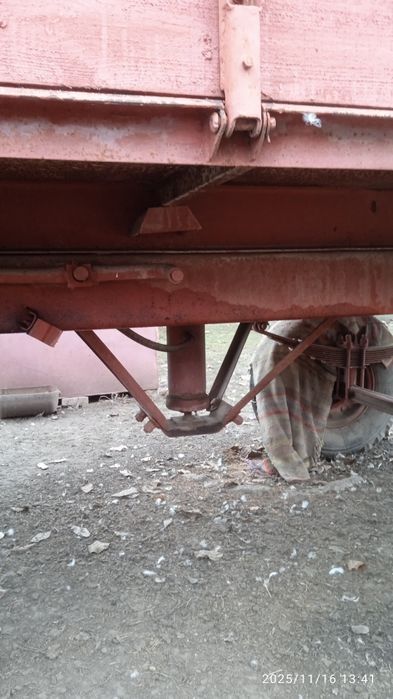 Прицеп тракторний 2птс4