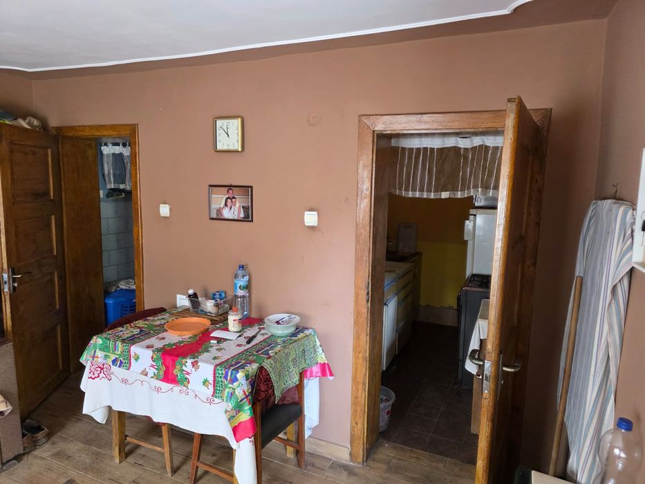 Добрий будинок на дві сім'ї 2.5 км від м. Берегове в с.(Астей) Лужанка