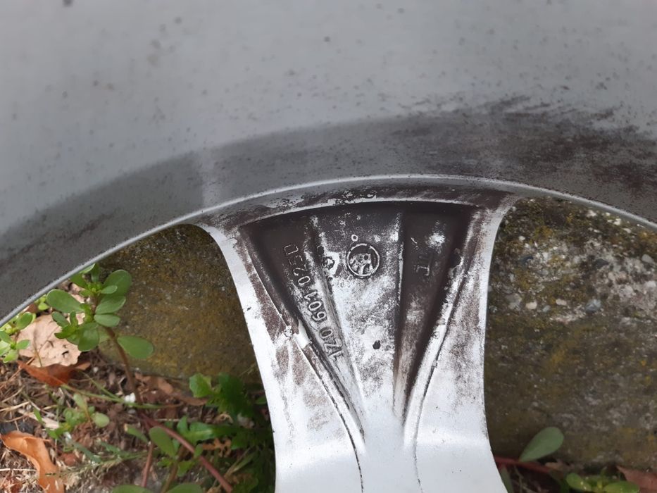 Oryginalne alufelgi 17 cali 5x112 skoda vw felgi aluminiowe ET54