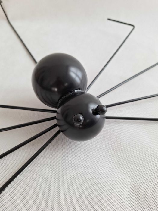 Metalowy czarny pająk wisząca figurka ozdoba zewnętrzna do ogrodu