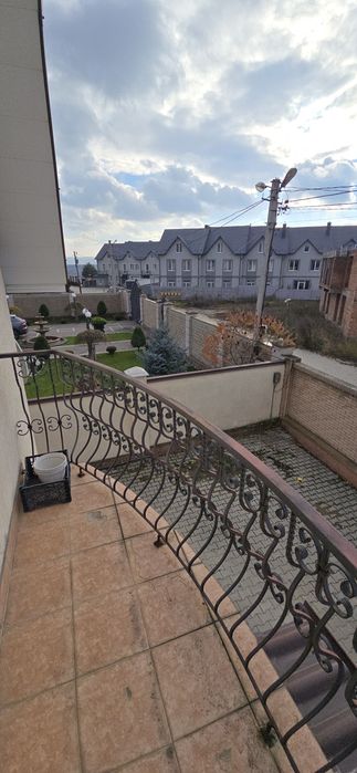 Невеликий будинок 75 кв.м.  в елітному районі