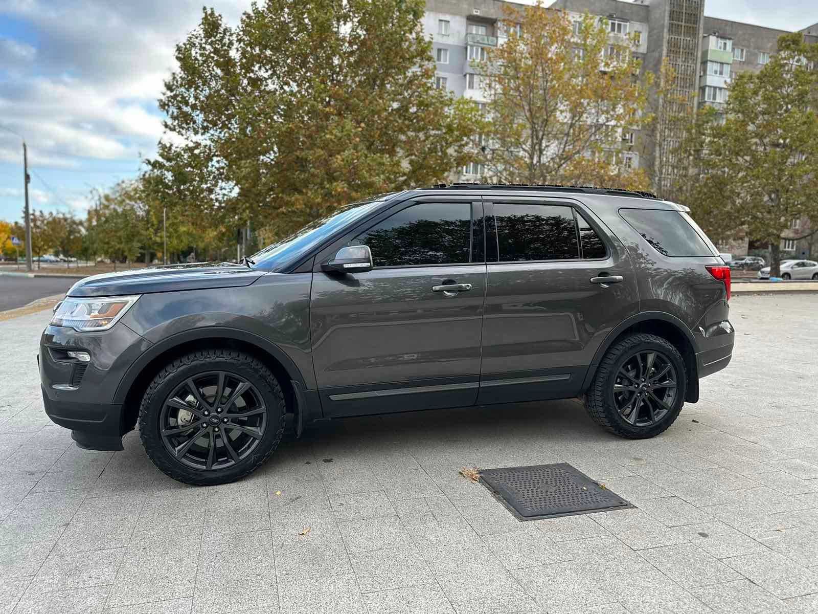 Ford Explorer 7 МЕСТ 3,5 бензин 2018 год (на коже)