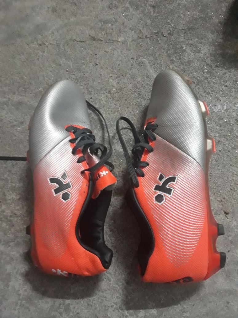 Chuteiras kipsta