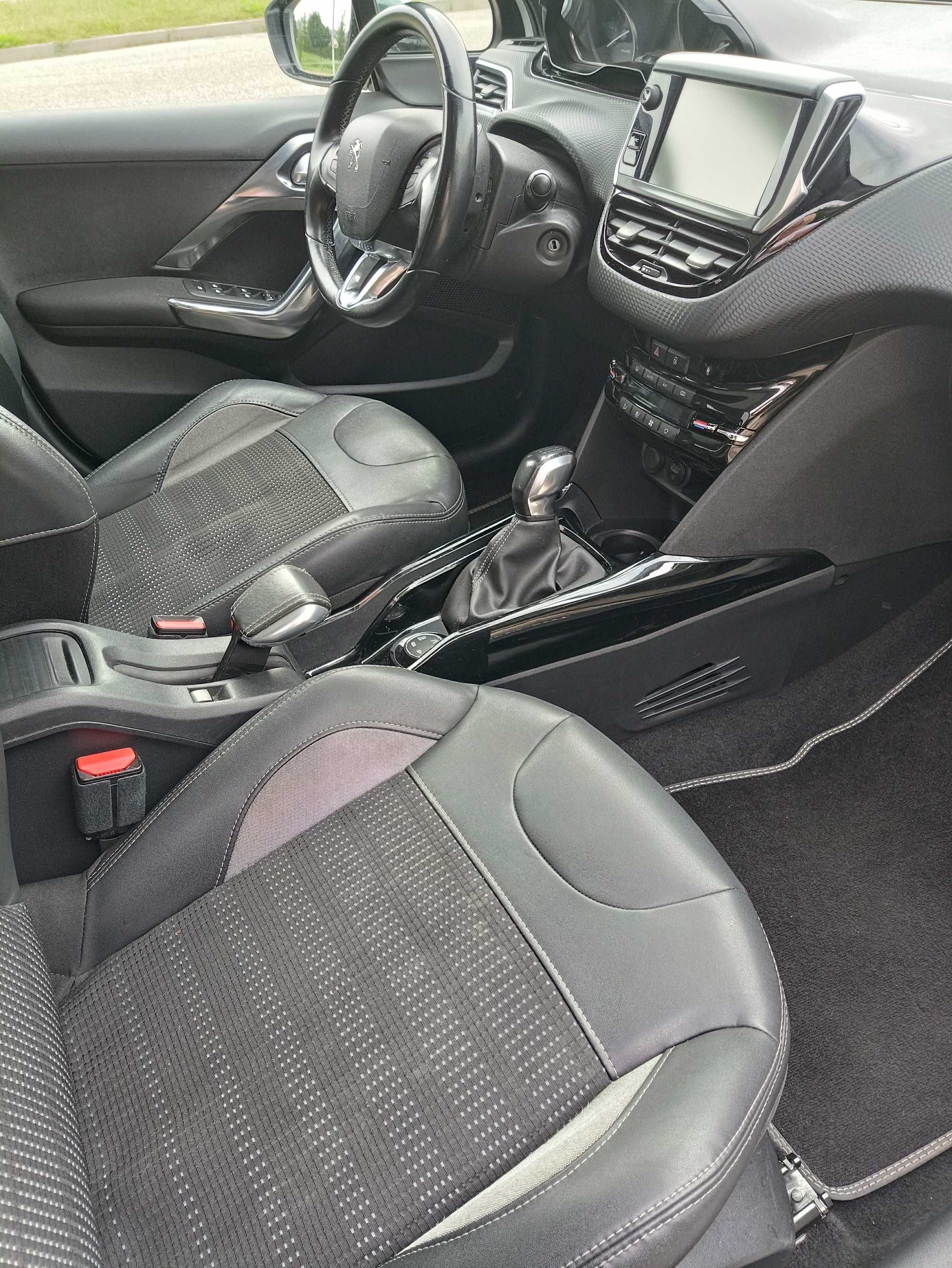 Peugeot 2008 1.2 puretech 110 KM